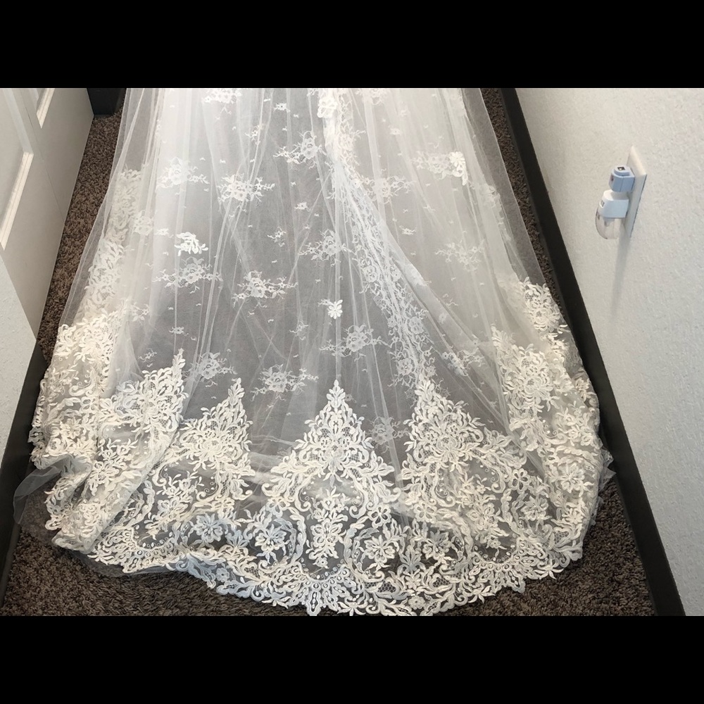 Wedding Dress - Picture 14 of 16